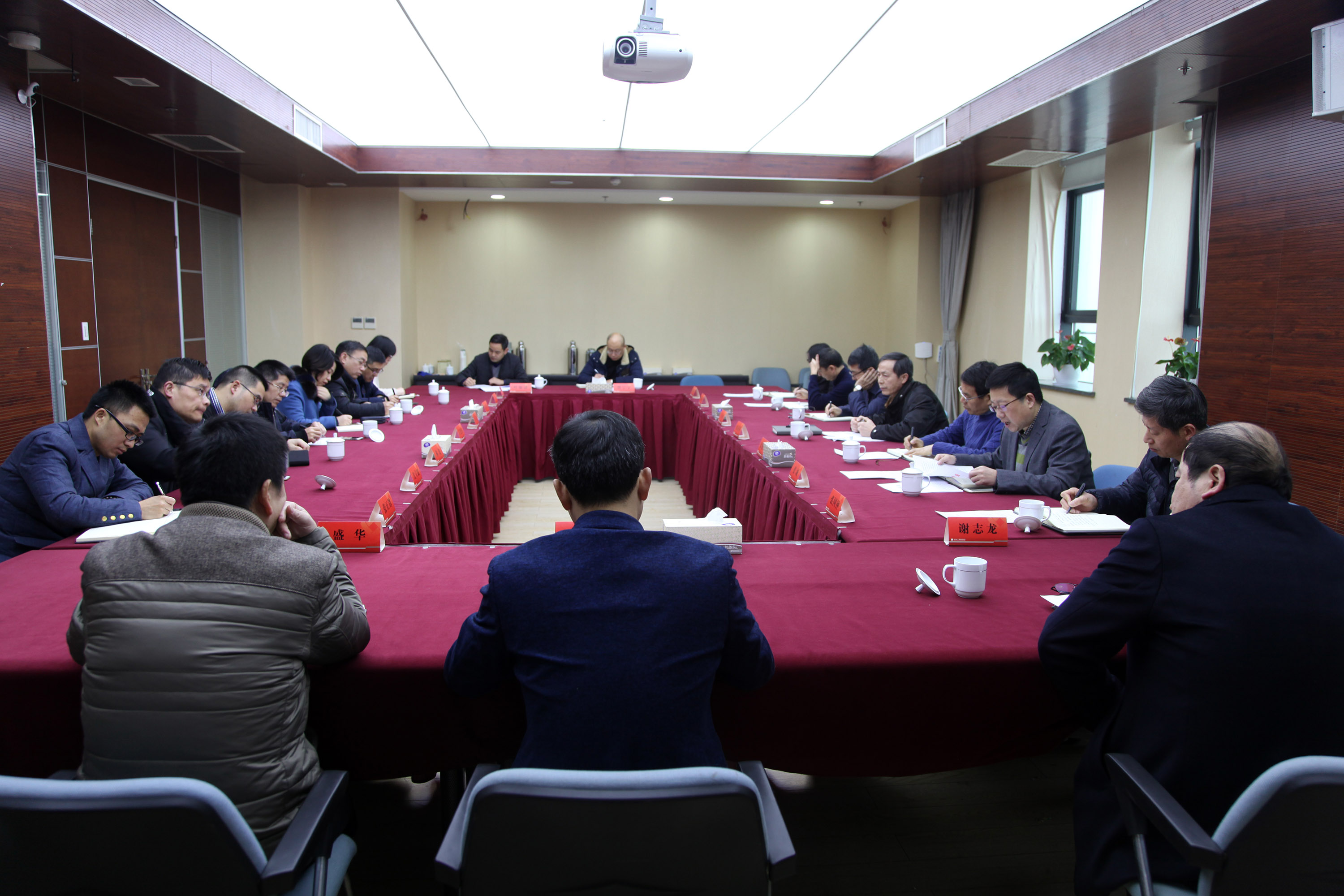 集團公司召開黨委（擴大）會議傳達學習黨的十九屆二中全會、十九屆中央紀委二次全會精神