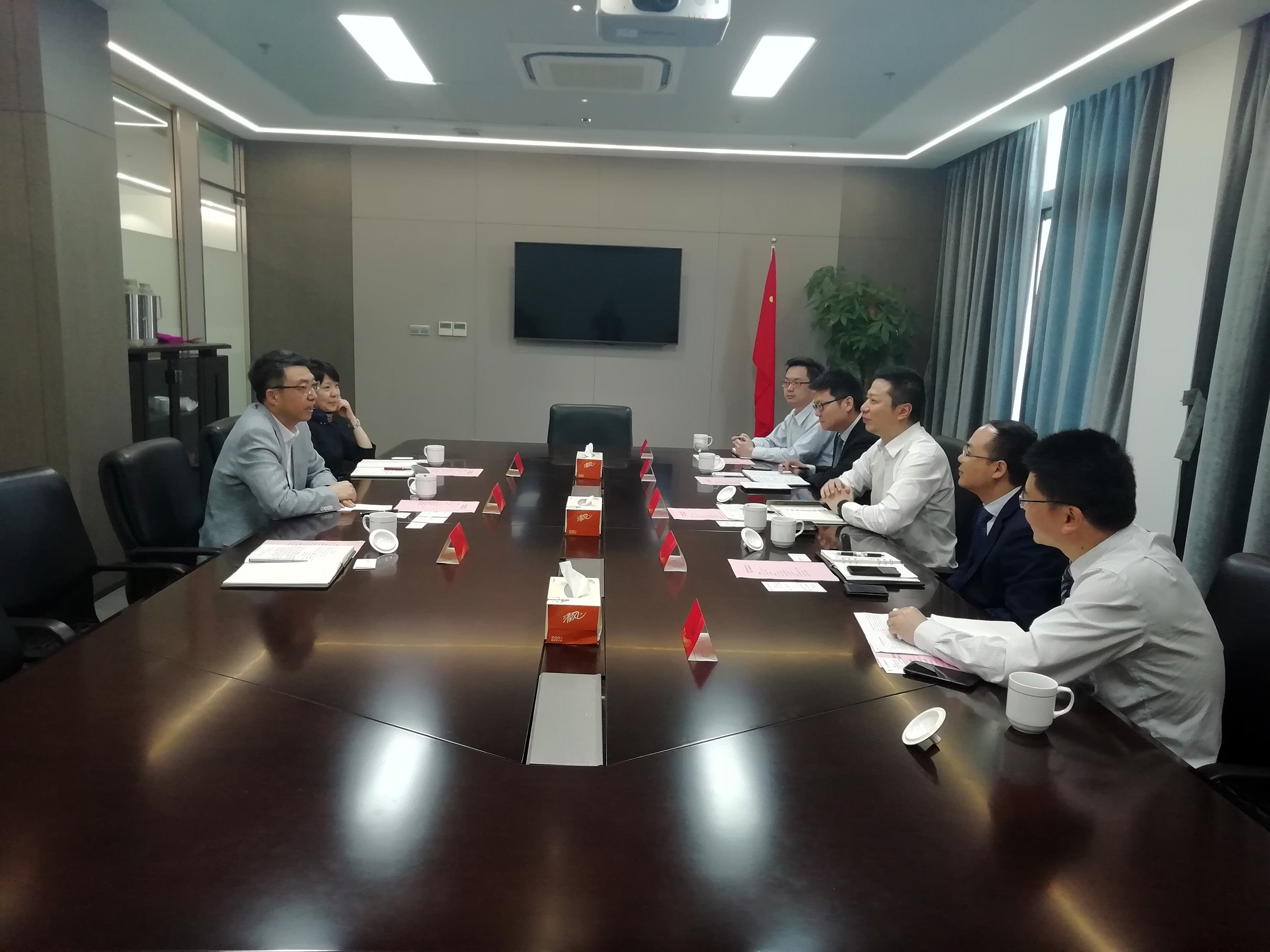 寧波銀行杭州分行行長(zhǎng)蔣凱一行到集團(tuán)洽談合作